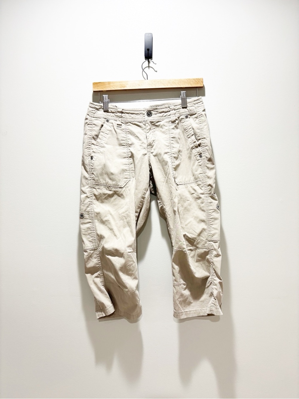 Kuhl Women's Free Range Cropped Capri Pants Beige Outdoor Hiking Casual Size 4